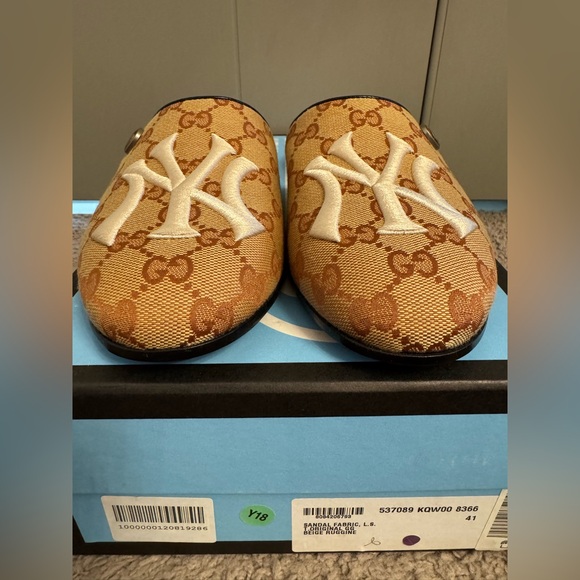 Gucci x NY Yankees GG Supreme Canvas Princetown Mules (Size Women's 41) - Picture 5 of 5